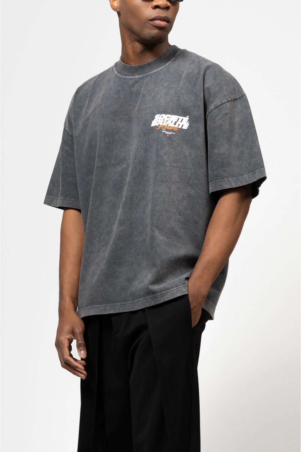 Grijze heren Equalité boxy t-shirt van katoen met backprint, korte mouwen en ronde hals