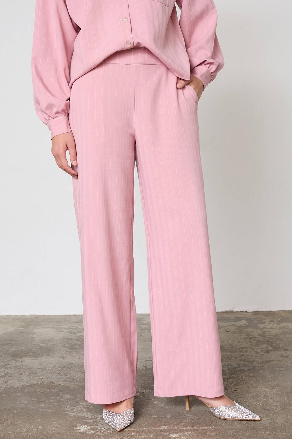 Roze en ecru dames SisterS Point straight broek van polyester met regular waist, elastische tailleband met koord en krijtstreepprint