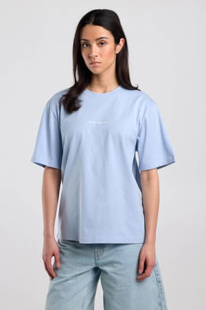 T-shirt met backprint lichtblauw
