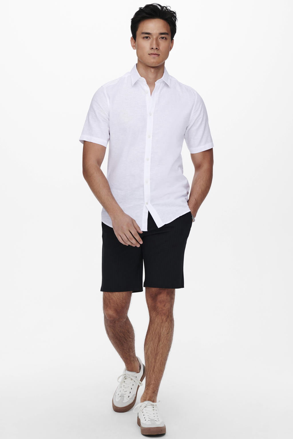 Witte heren ONLY & SONS slim casual overhemd van katoenlinnen met effen, korte mouwen en klassieke kraag