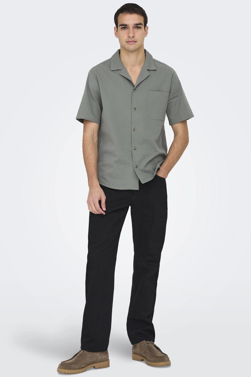 Groene heren ONLY & SONS relaxed casual seersucker overhemd groen van katoen met effen, korte mouwen, reverskraag en knoopsluiting