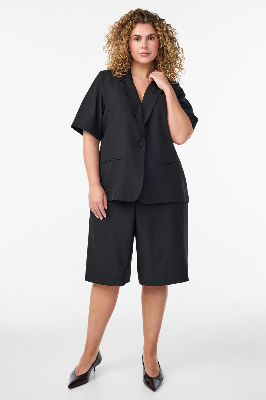 Zwarte dames Zizzi regular blazer van polyester met effen, lange mouwen, reverskraag en knoopsluiting