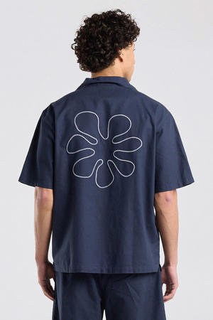 relaxed casual overhemd met linnen met backprint blauw