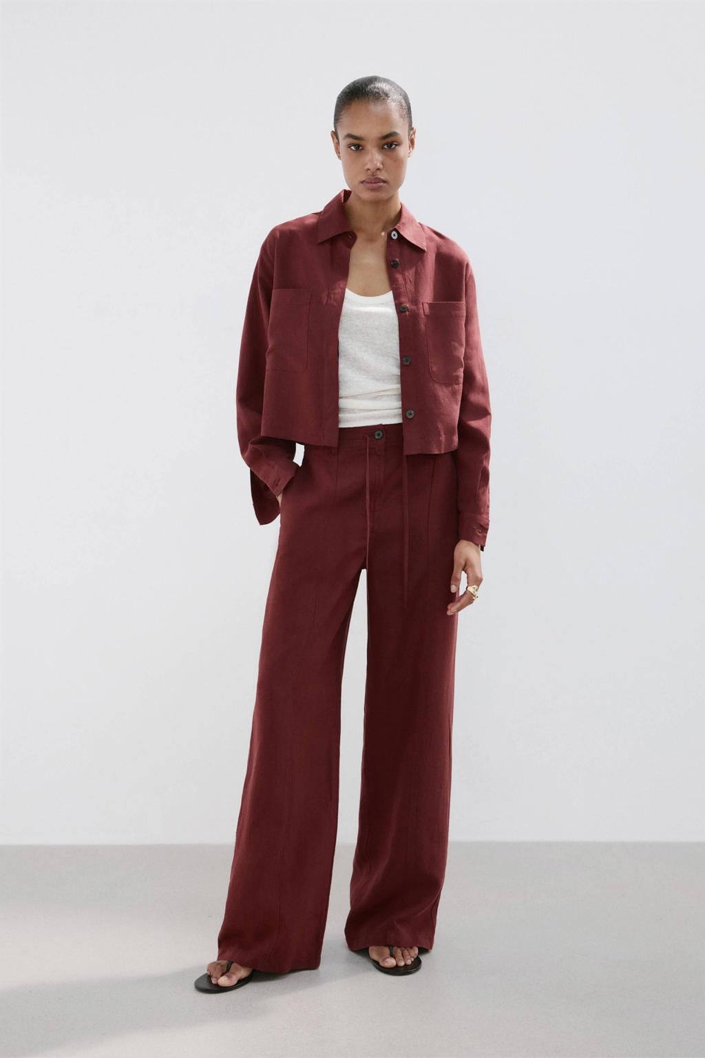 Donkerrode dames Mango wide leg regular waist broek van lyocell met rits- en knoopsluiting en effen