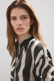 thumbnail: Mango blouse met zebraprint zwart