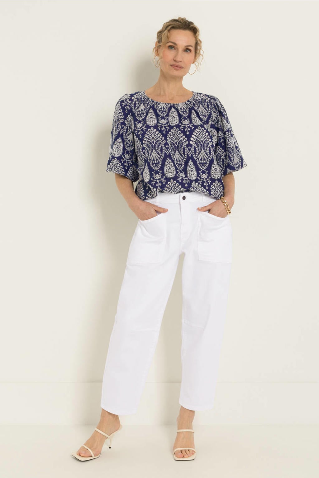 Donkerblauw en ecru dames Claudia Sträter blousetop broderie van katoen met korte mouwen, klassieke kraag en knoopsluiting