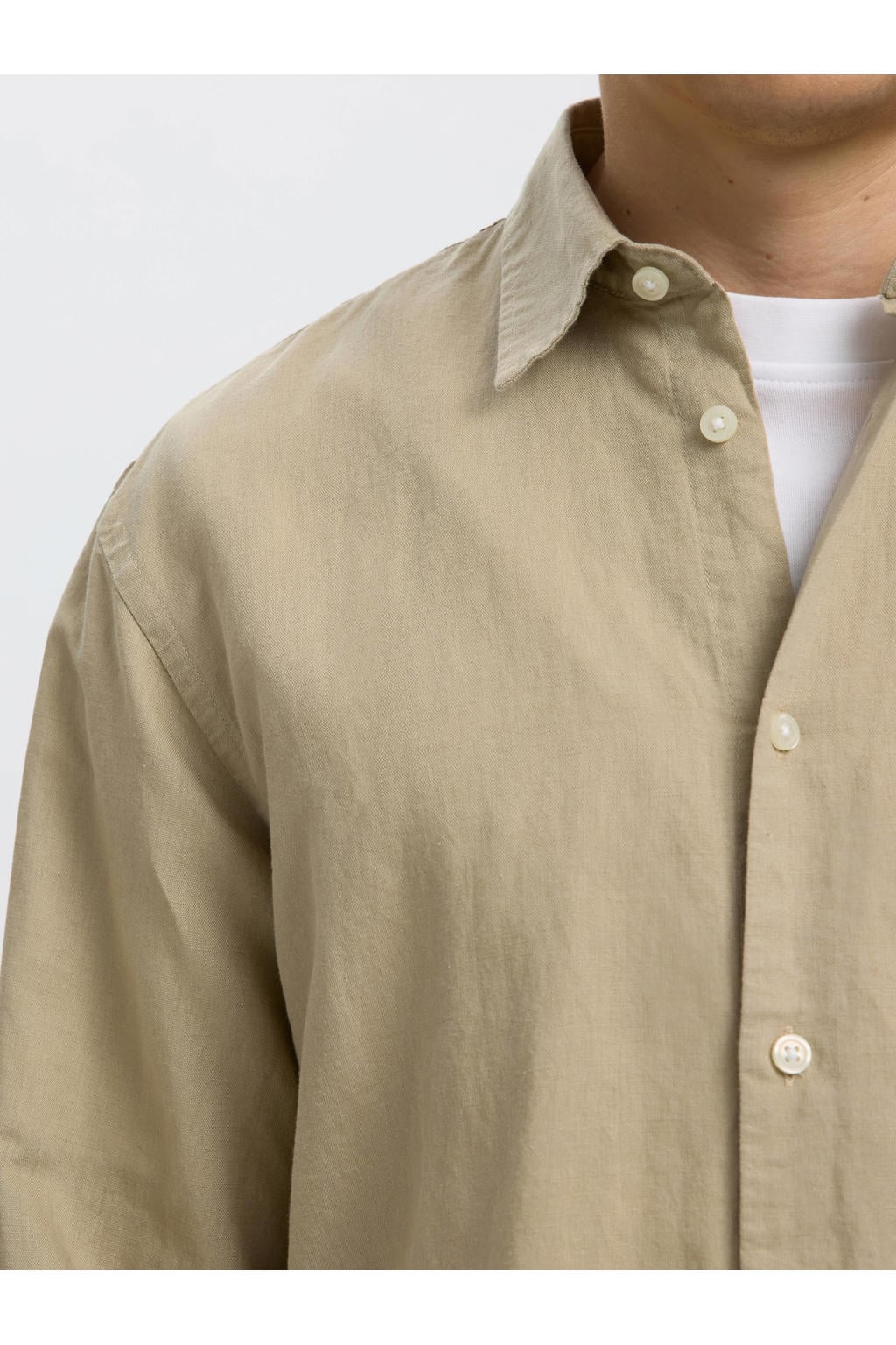 Camelkleurige heren Selected regular casual overhemd van linnen met effen, lange mouwen, klassieke kraag en knoopsluiting