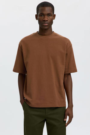 oversized T-shirt