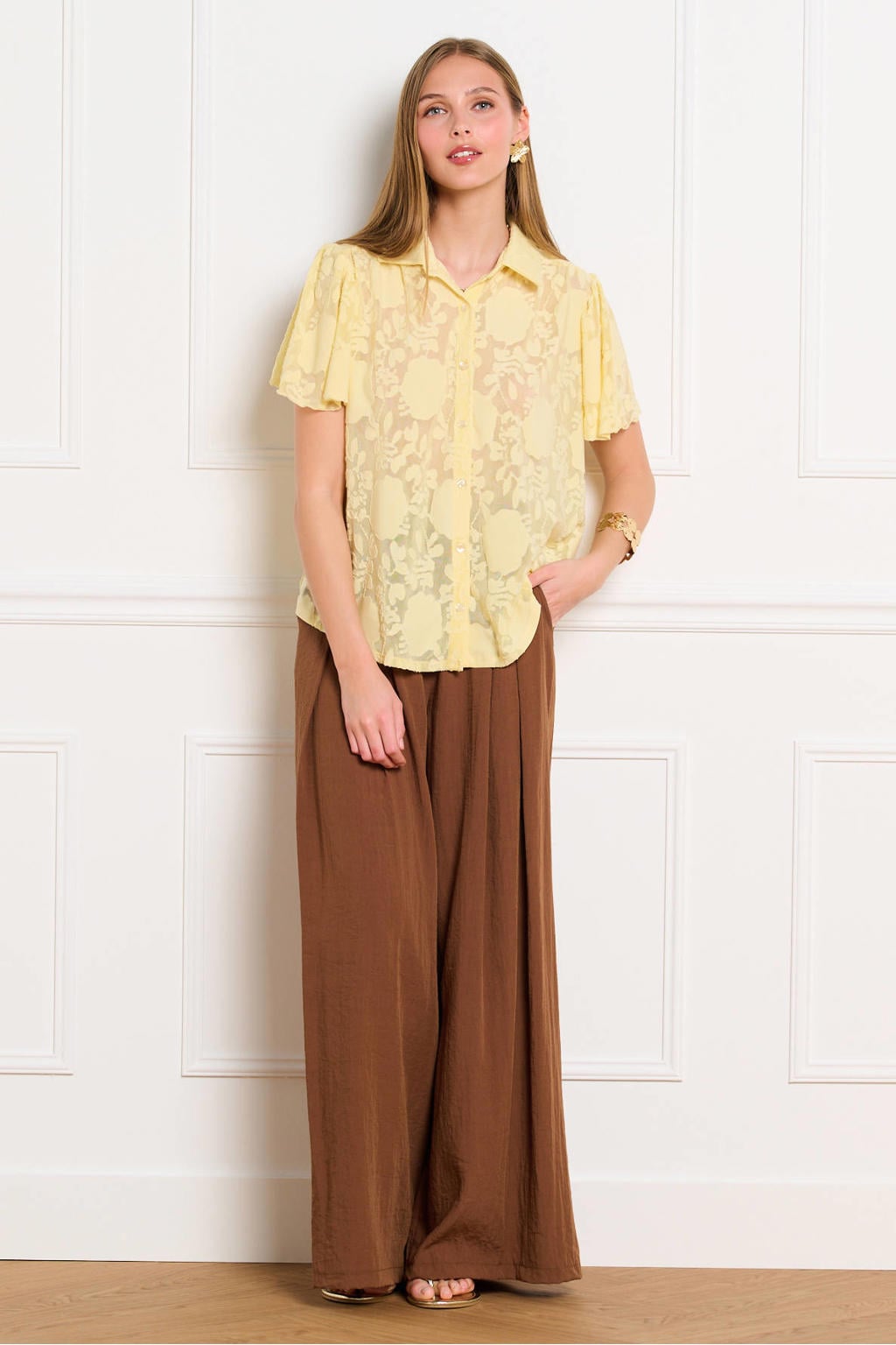 Gele dames LOLALIZA blouse van polyester met effen, korte mouwen, klassieke kraag, knoopsluiting en kant