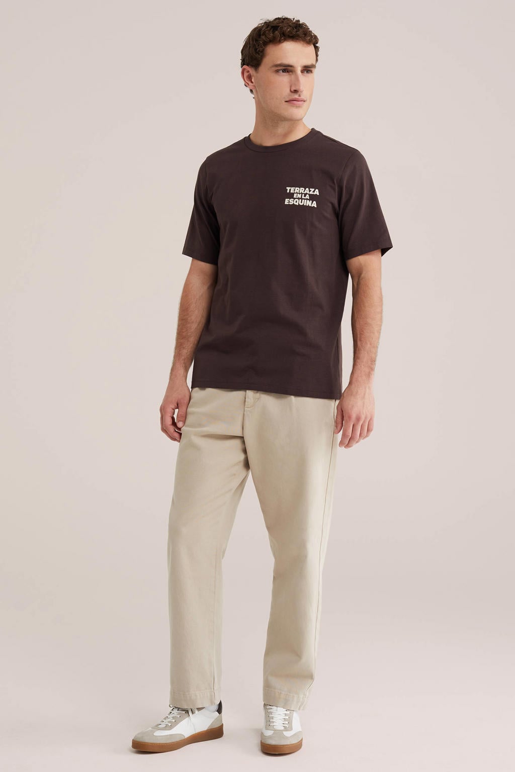 WE Fashion regular T-shirt met backprint bruin