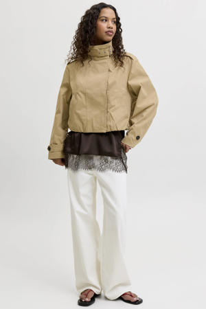 trenchcoat beige