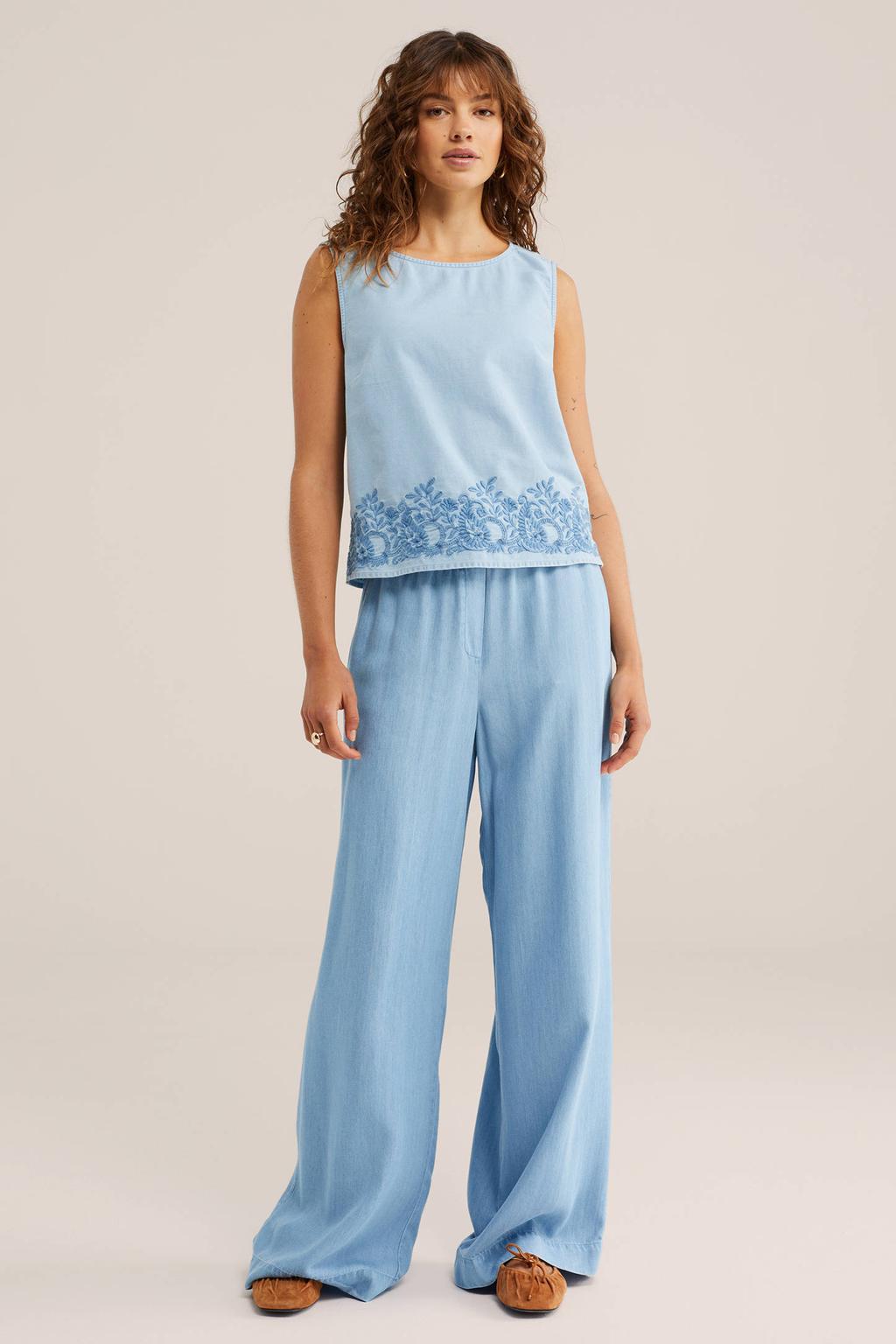 Light blue denim dames WE Fashion Blue Ridge top broderie van denim met effen en ronde hals