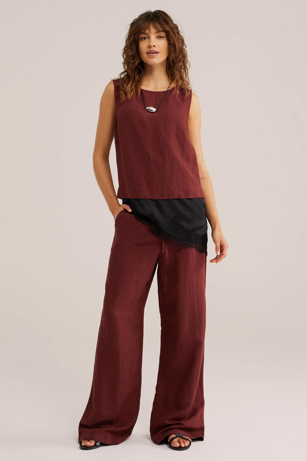 Donkerrode dames WE Fashion geweven top van viscose met effen en ronde hals