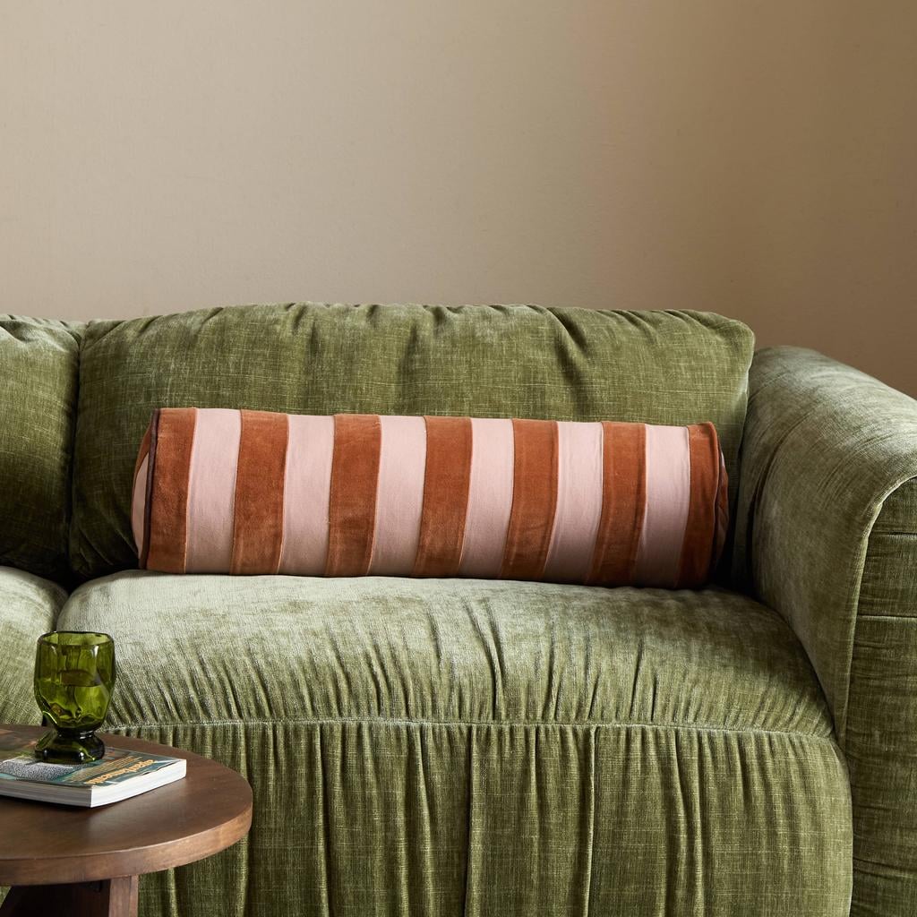 NOUS Living ronde gestreepte sierkussen Kiki 20x60 cm - roze/terra