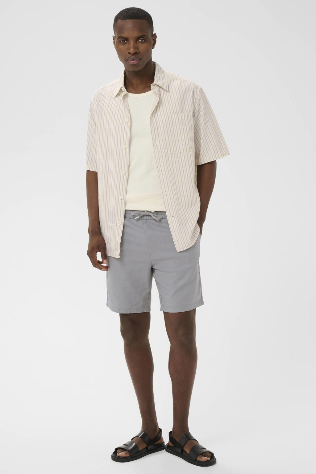Matinique MAbarton regular waist casual short met linnen grijs