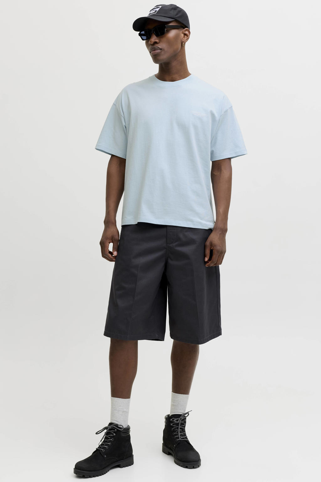 Lichtblauwe heren JACK & JONES CORE relaxed T-shirt van katoen met backprint, korte mouwen en ronde hals