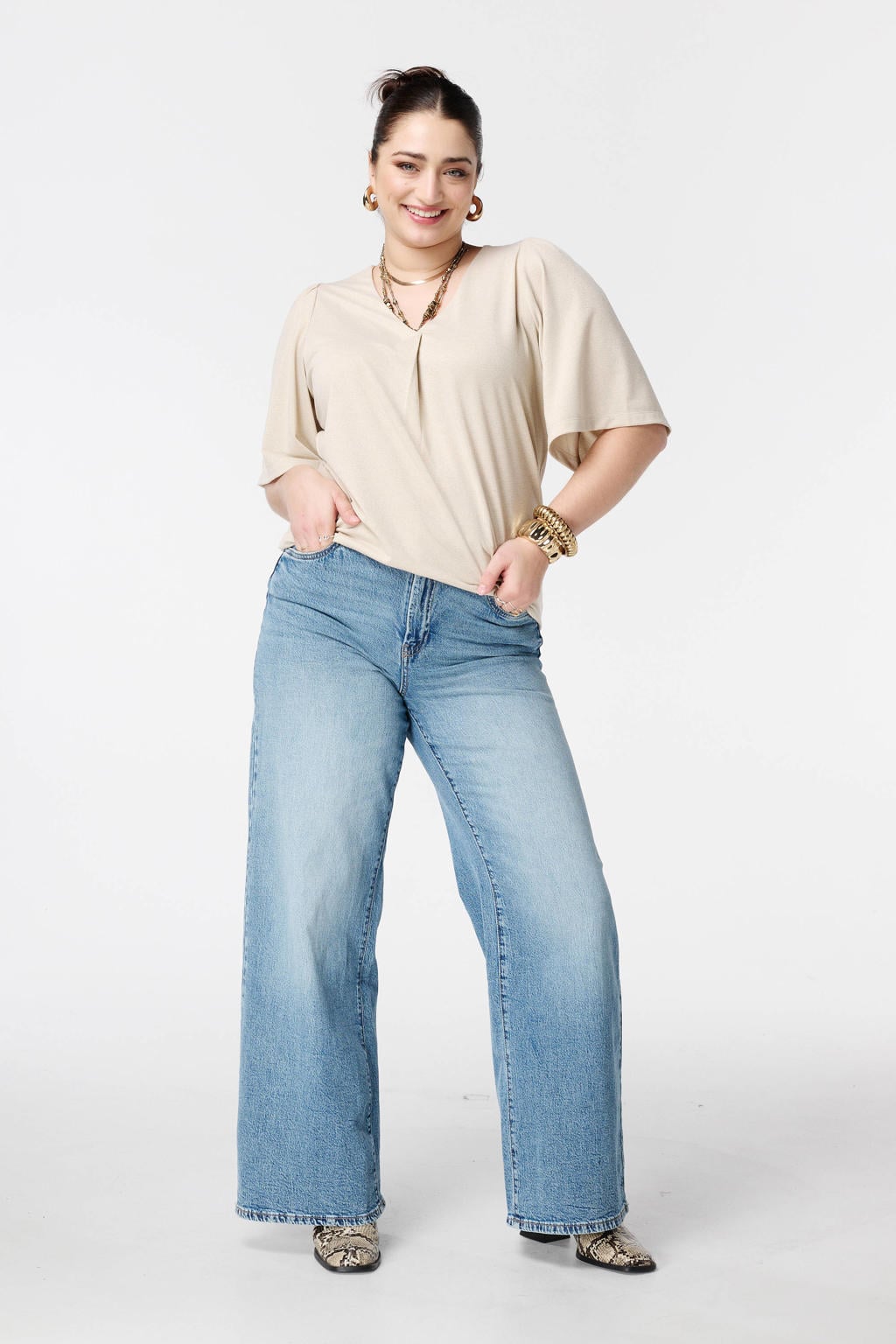 Zandkleurige dames MS Mode top van polyester met effen, korte mouwen, V-hals en lurex