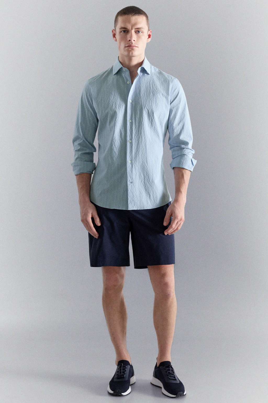 Lichtblauwe heren Mango Man regular gestreept casual overhemd van polyester met lange mouwen, klassieke kraag en knoopsluiting