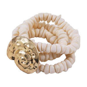 armband met schelp ecru/goudkleurig