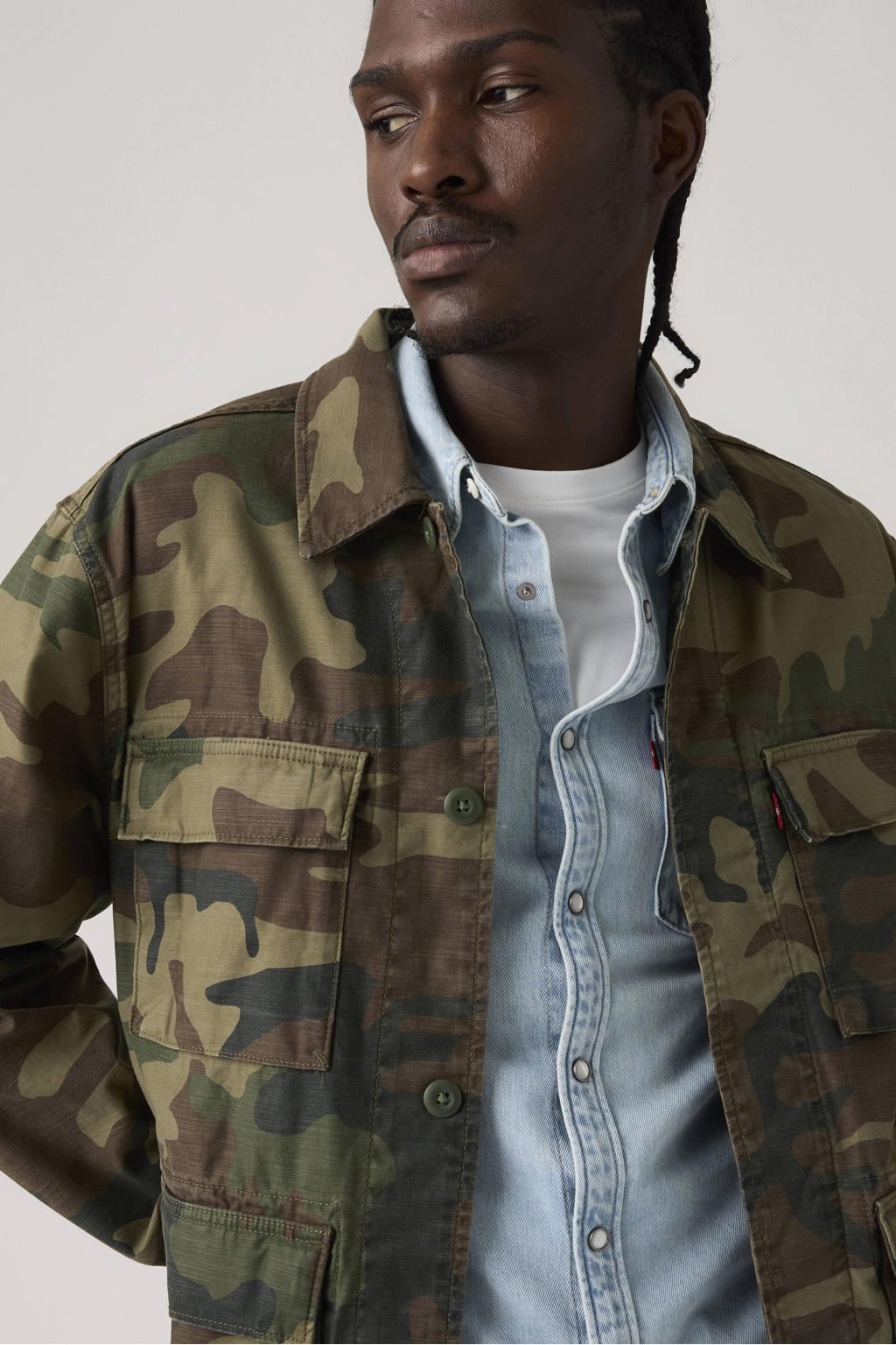 Donkergroene heren Levi's camouflage jack van katoen met lange mouwen, klassieke kraag en knoopsluiting