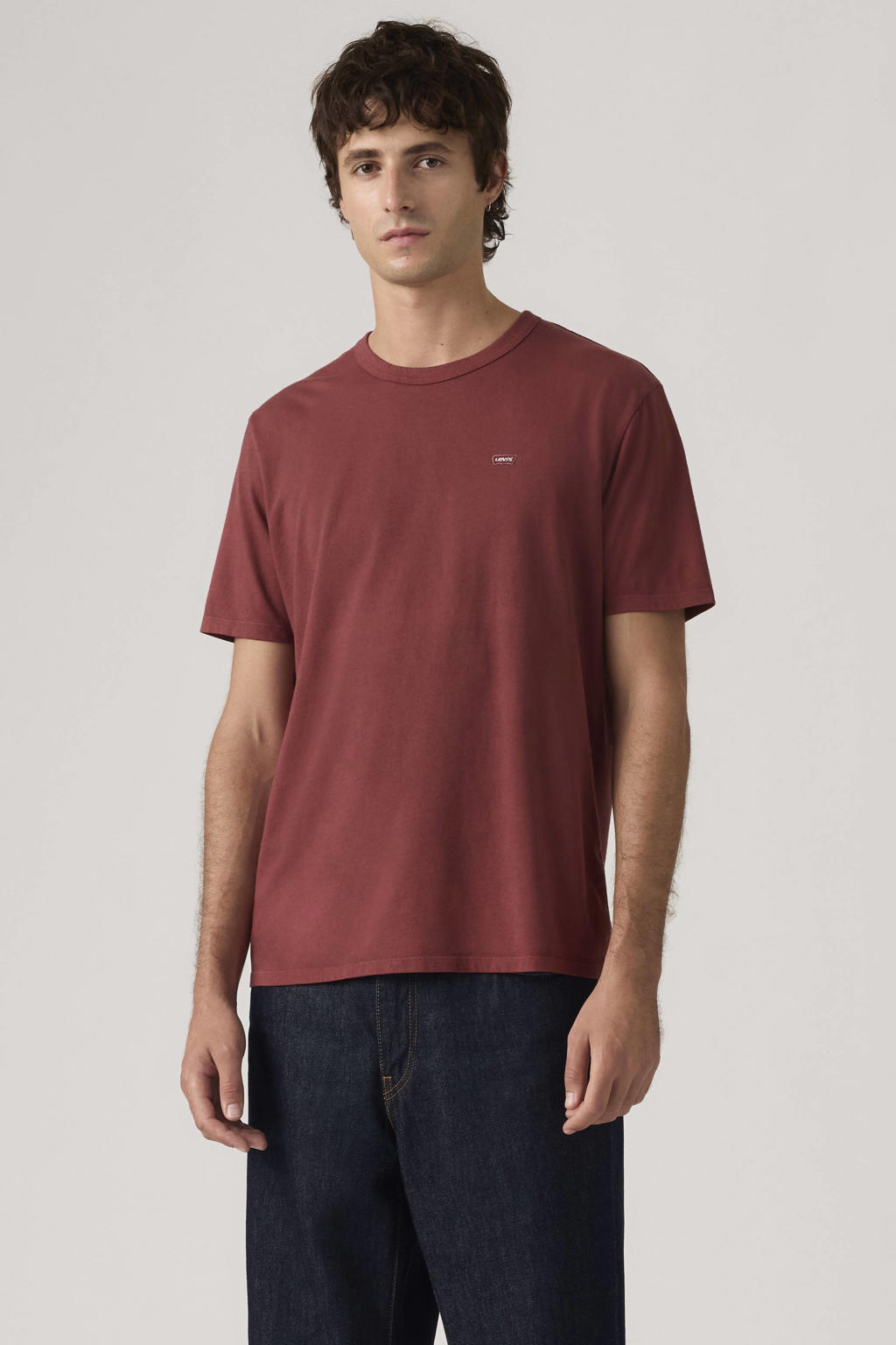 Donkerrode heren Levi's regular T-shirt van katoen met effen, korte mouwen en ronde hals