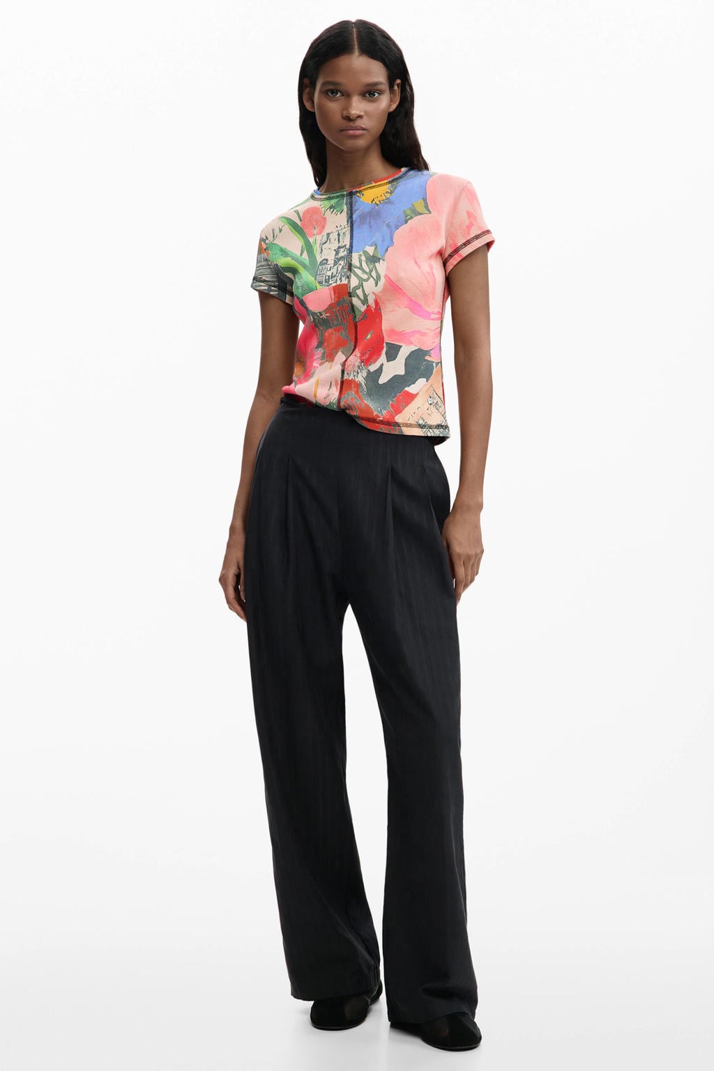 Roze en blauwe dames Desigual gebloemd T-shirt van katoen met korte mouwen en ronde hals
