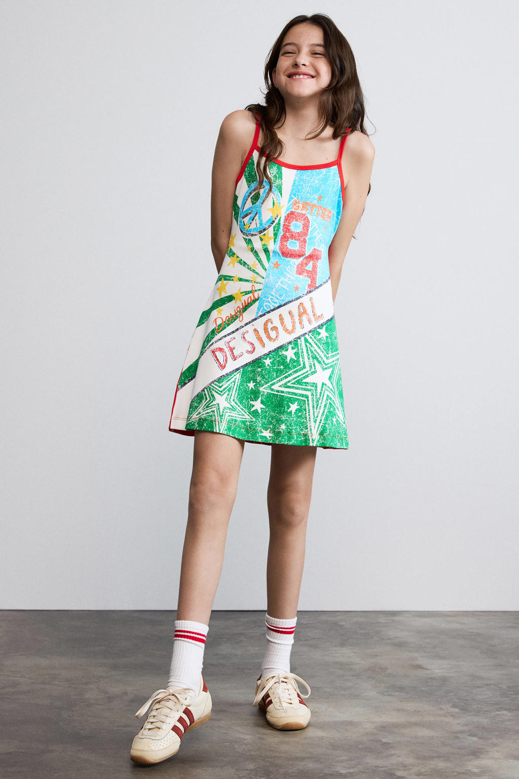 Rood, blauw en witte meisjes Desigual korte zomerjurk van katoen met spaghettibandjes en vierkante hals