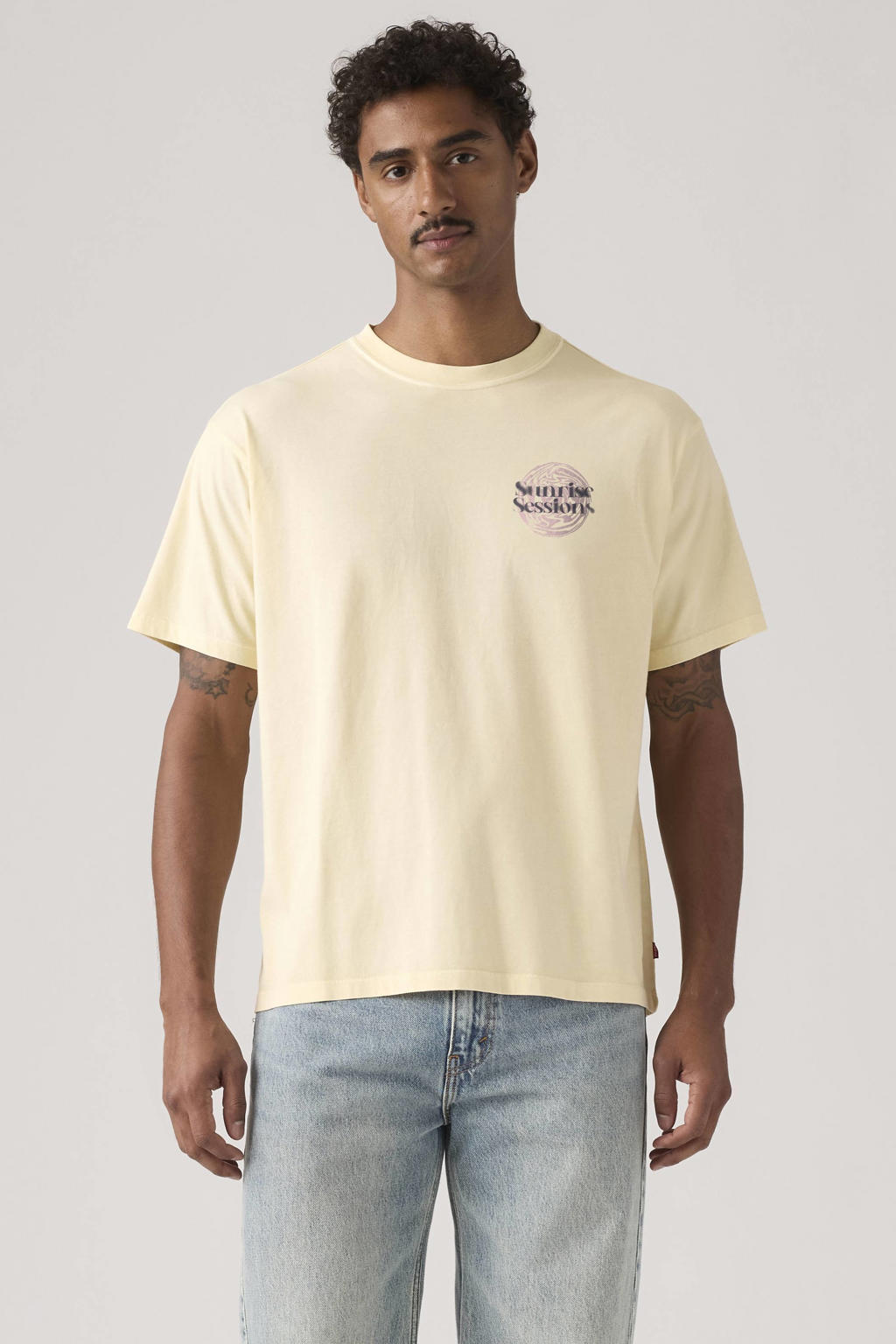 Lichtgele heren Levi's regular T-shirt van katoen met backprint, korte mouwen en ronde hals