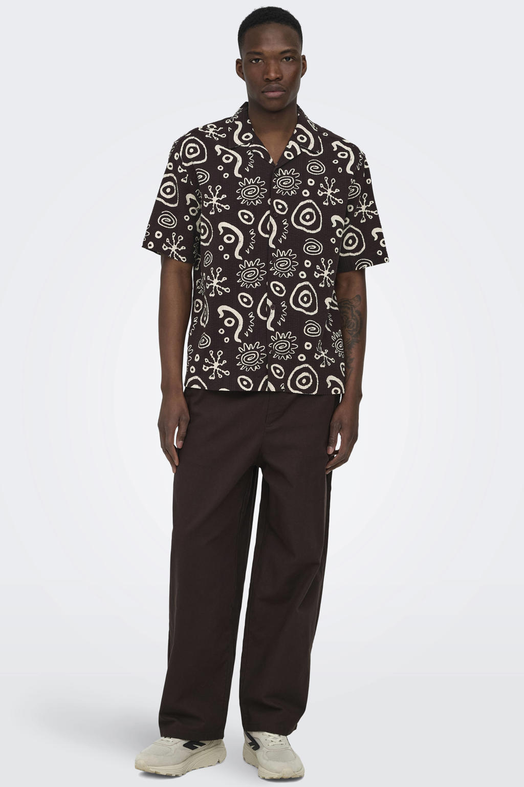 Bruine heren ONLY & SONS relaxed casual overhemd van katoen met korte mouwen, reverskraag en knoopsluiting