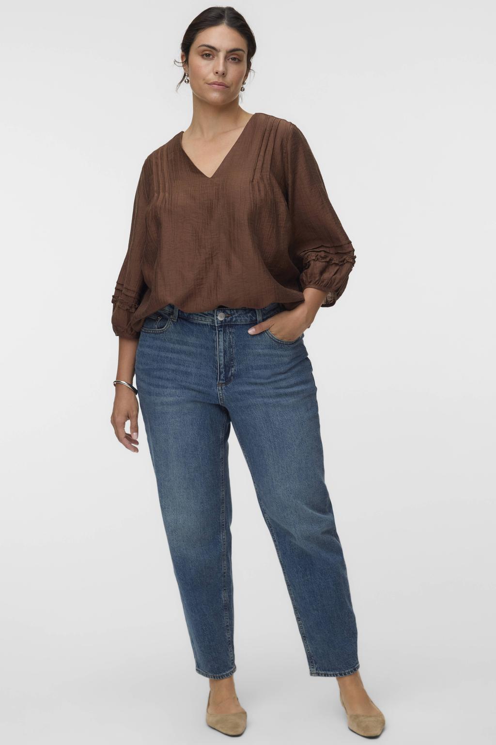 VERO MODA CURVE regular fit blousetop Plus Size met ruches - bruin