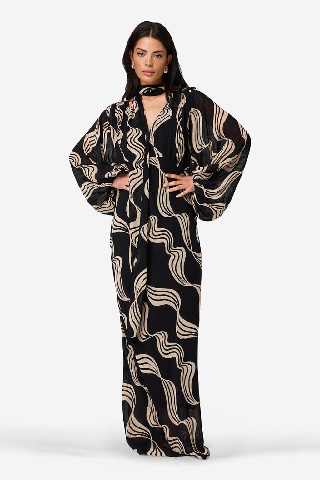 Zwart en ecru dames IBANA maxi jurk van viscose met lange mouwen, V-hals en knoopsluiting