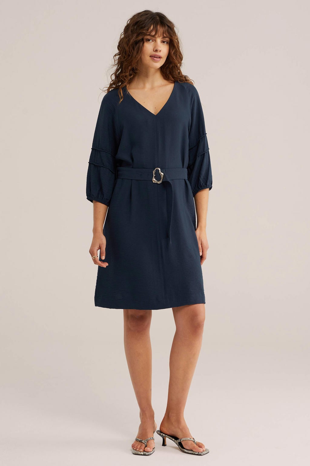 Donkerblauwe dames WE Fashion korte jurk van viscose met effen, driekwart mouwen en V-hals