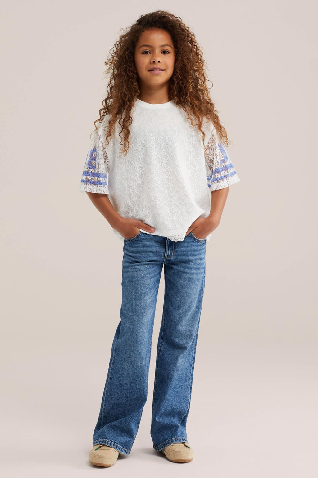 WE Fashion oversized gestreepte semi-transparante T-shirt met tekst - wit
