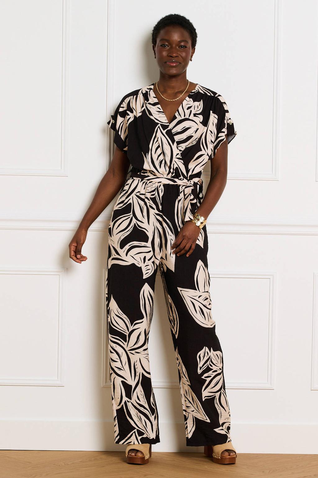 LOLALIZA gebloemde jumpsuit zwart