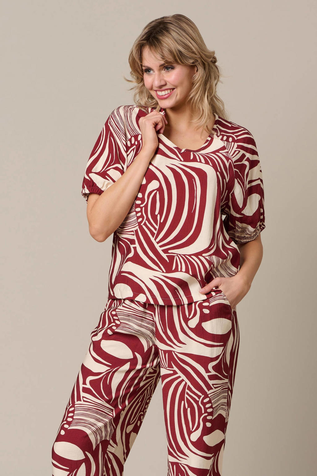 &Co Woman top met print - donkerrood