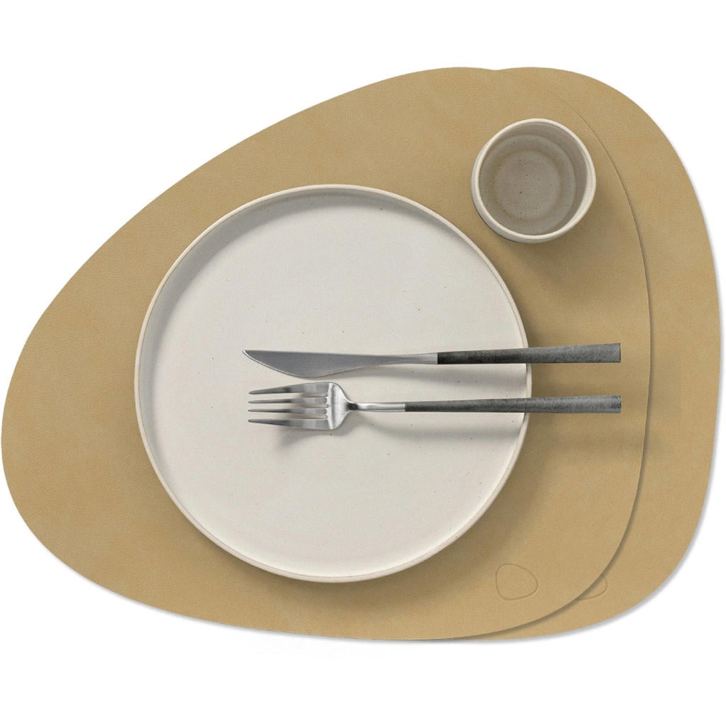 LIND DNA LIND DNA Placemats Nupo - Leer - Khaki - Curved - 44 x 37 cm - 2 Stuks