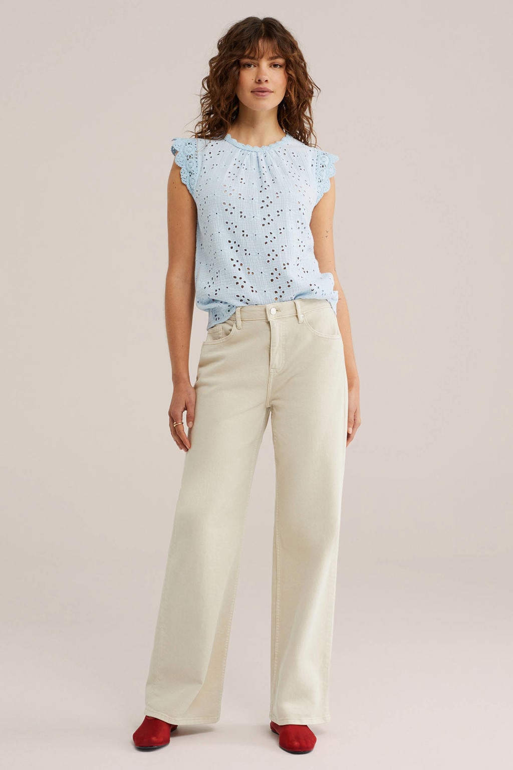 Lichtblauwe dames WE Fashion top broderie met effen en ronde hals