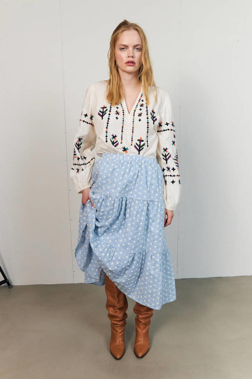 Lollys Laundry top met borduursels - ecru