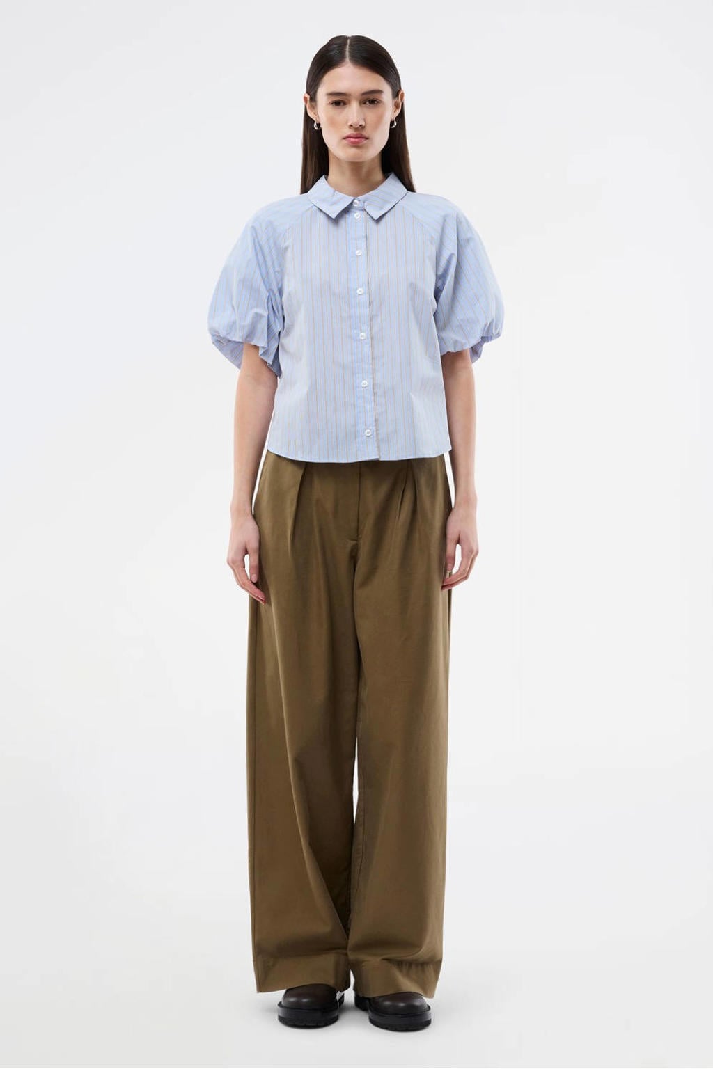 Lichtblauwe dames Modström blouse van katoen met krijtstreepprint, korte mouwen, klassieke kraag en knoopsluiting