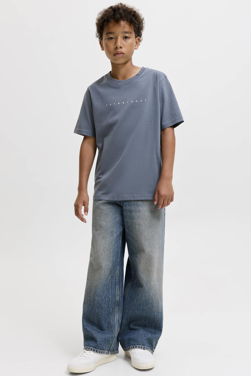 Antraciete jongens JACK & JONES JUNIOR T-shirt van katoen met tekst print, korte mouwen en ronde hals