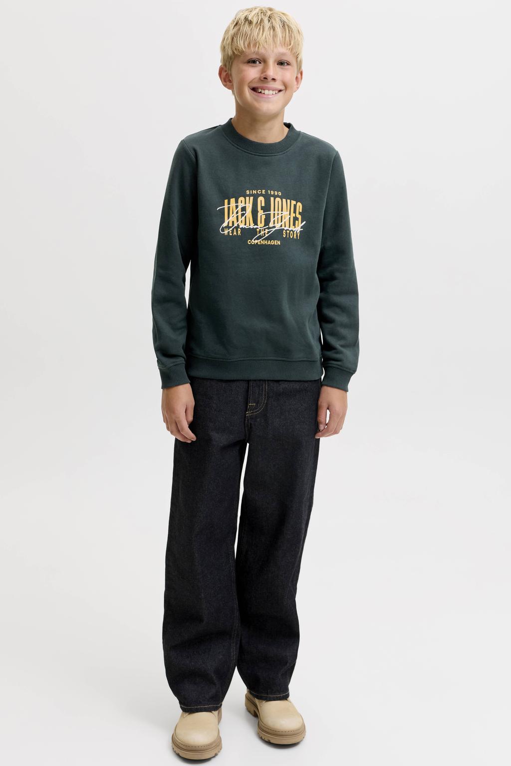 Donkergroene jongens JACK & JONES JUNIOR sweater met logo dessin, lange mouwen, ronde hals en geribde boorden