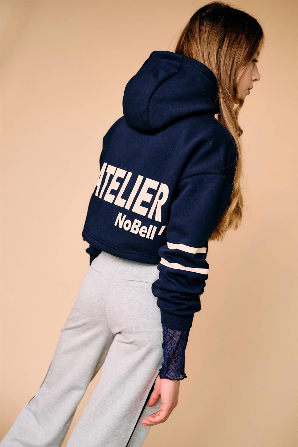 Donkerblauwe meisjes NoBell’ hoodie van sweat materiaal met printopdruk, lange mouwen en capuchon