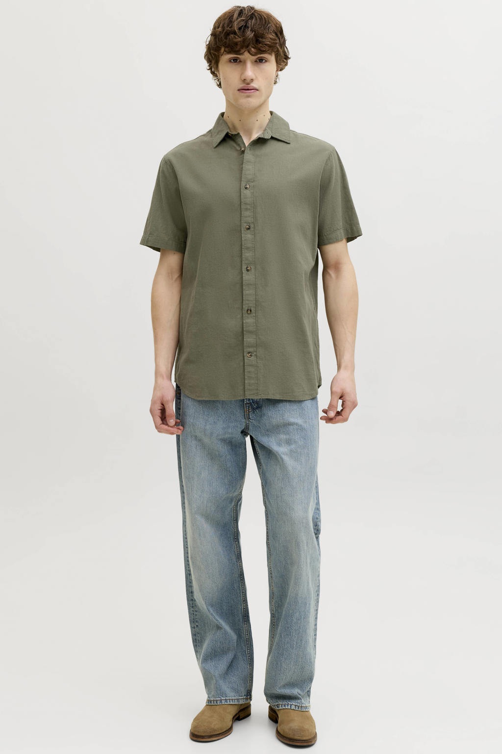 Olijfgroene heren JACK & JONES ESSENTIALS regular casual overhemd van linnen met effen, korte mouwen, klassieke kraag, knoopsluiting en gebreide details