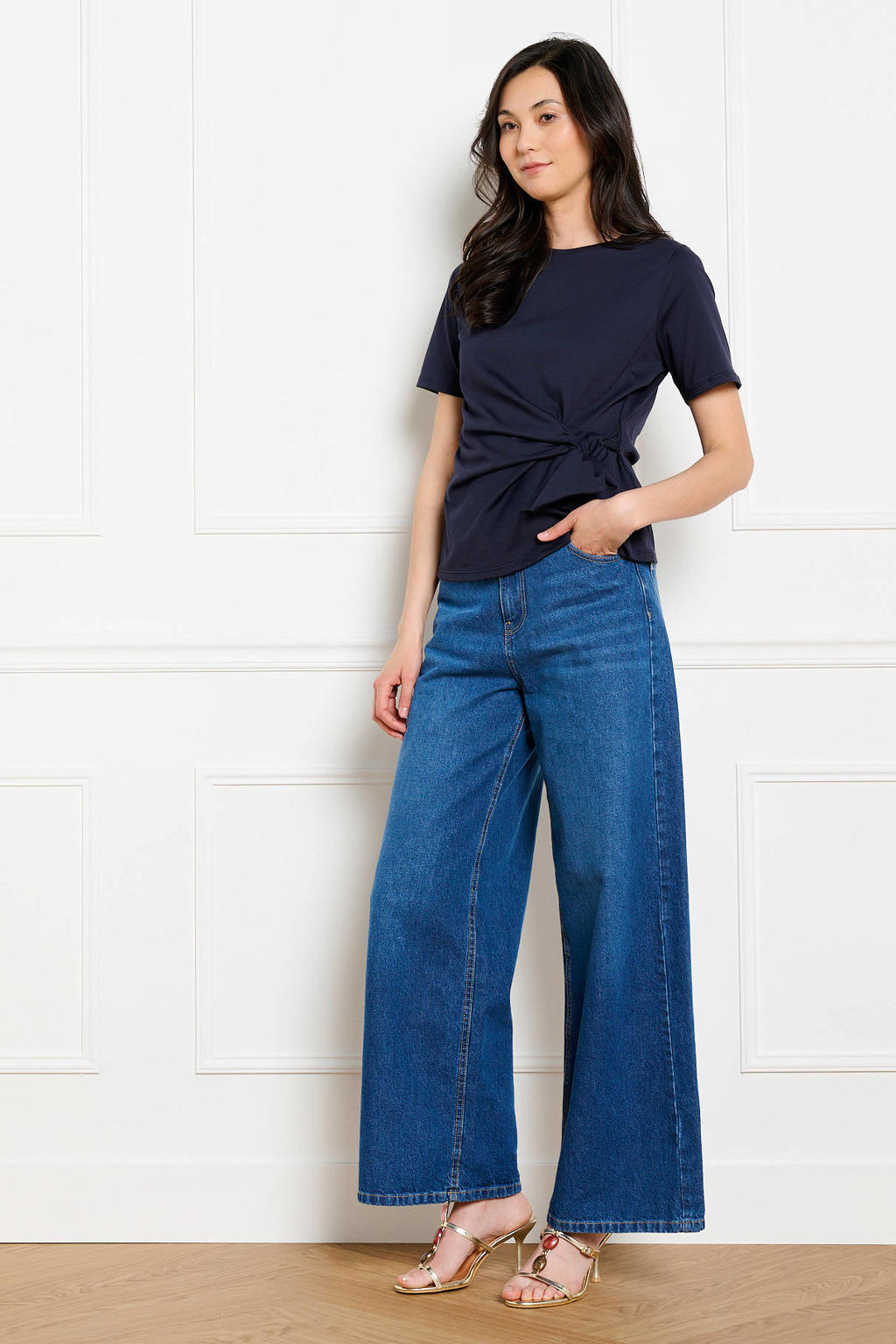 Donkerblauwe dames LOLALIZA T-shirt van polyester met effen, korte mouwen, ronde hals en knoopdetail