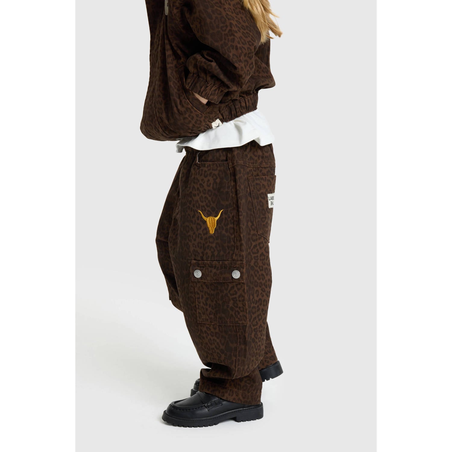 Alix the Label Alix Mini barrel jeans met panterprint bruin