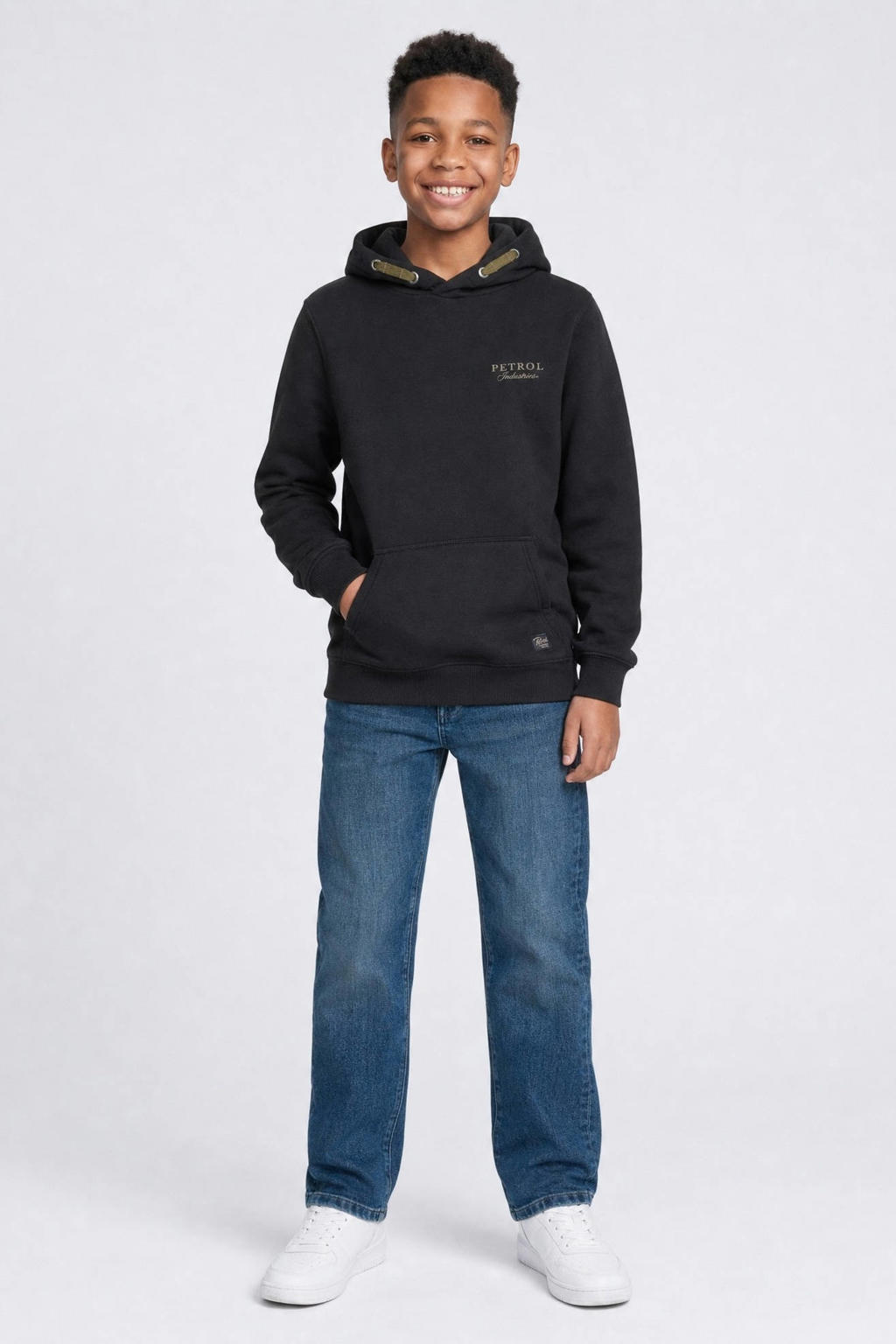 Petrol Industries rechtvallende hoodie met logo - zwart