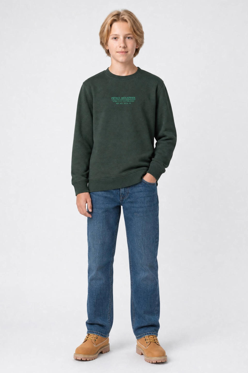 Donkergroene jongens Petrol Industries rechtvallende sweater met printopdruk, lange mouwen, ronde hals en geribde boorden