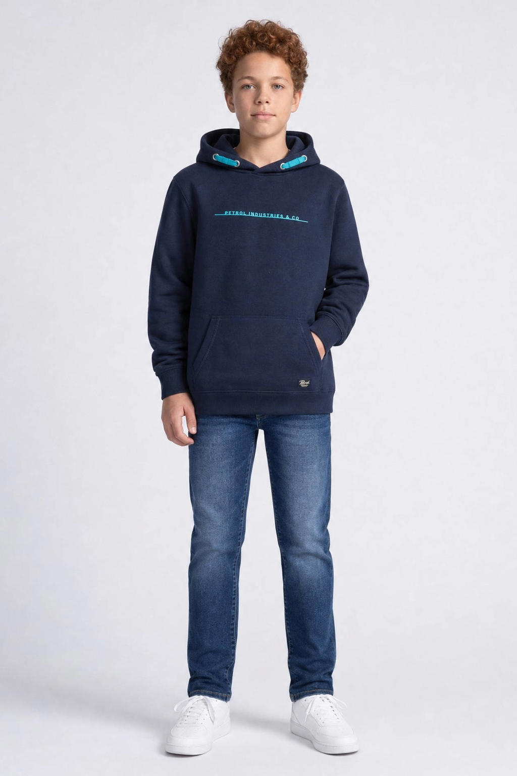 Donkerblauw en turquoise jongens Petrol Industries rechtvallende hoodie van sweat materiaal met logo dessin, lange mouwen en capuchon