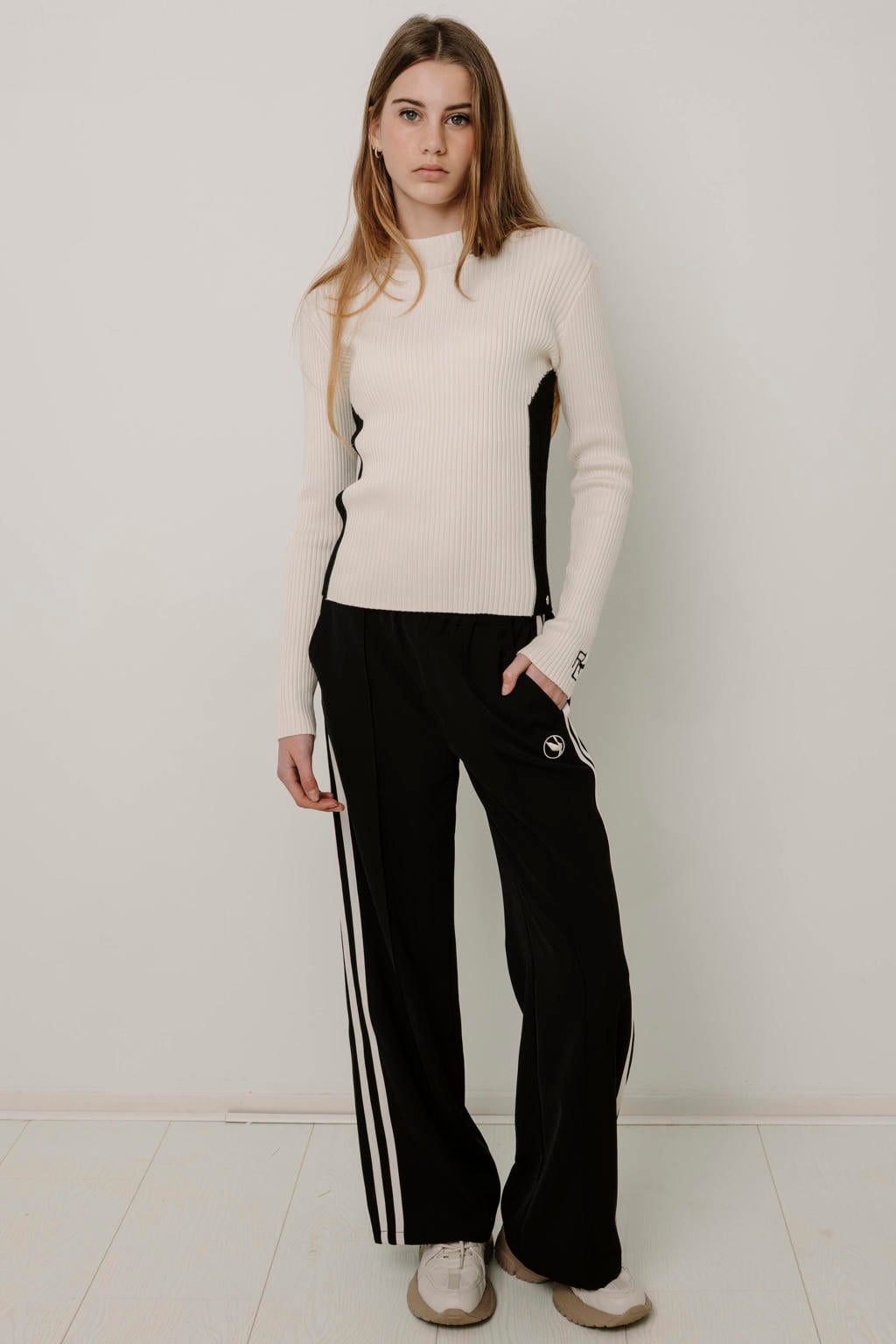 Frankie&Liberty regular fit gestreepte joggingbroek - zwart