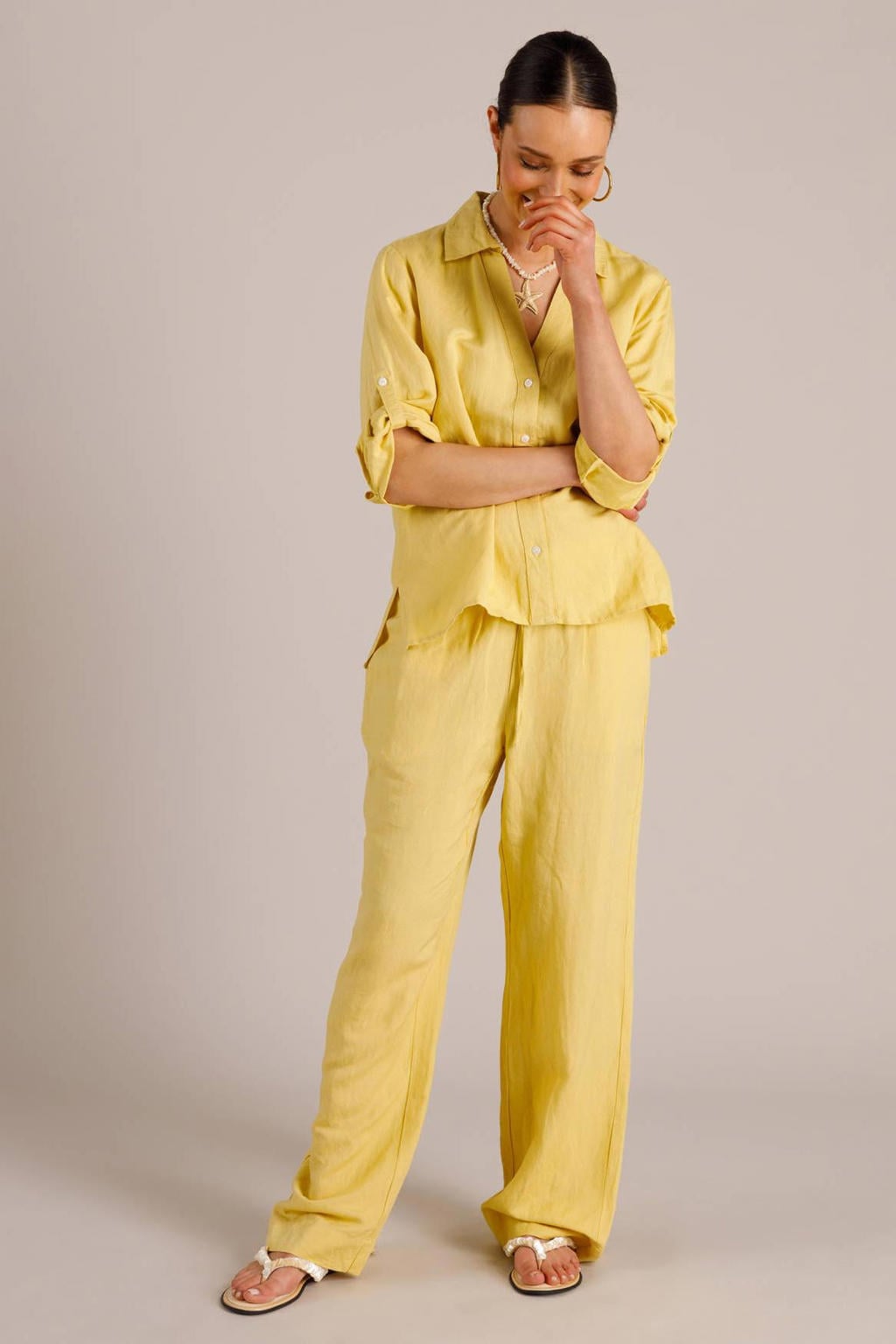 Gele dames Yest blouse van linnen met effen, driekwart mouwen, klassieke kraag en knoopsluiting
